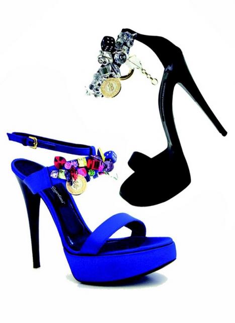 Sandali gioiello neri e azzurri di Alberto Guardiani